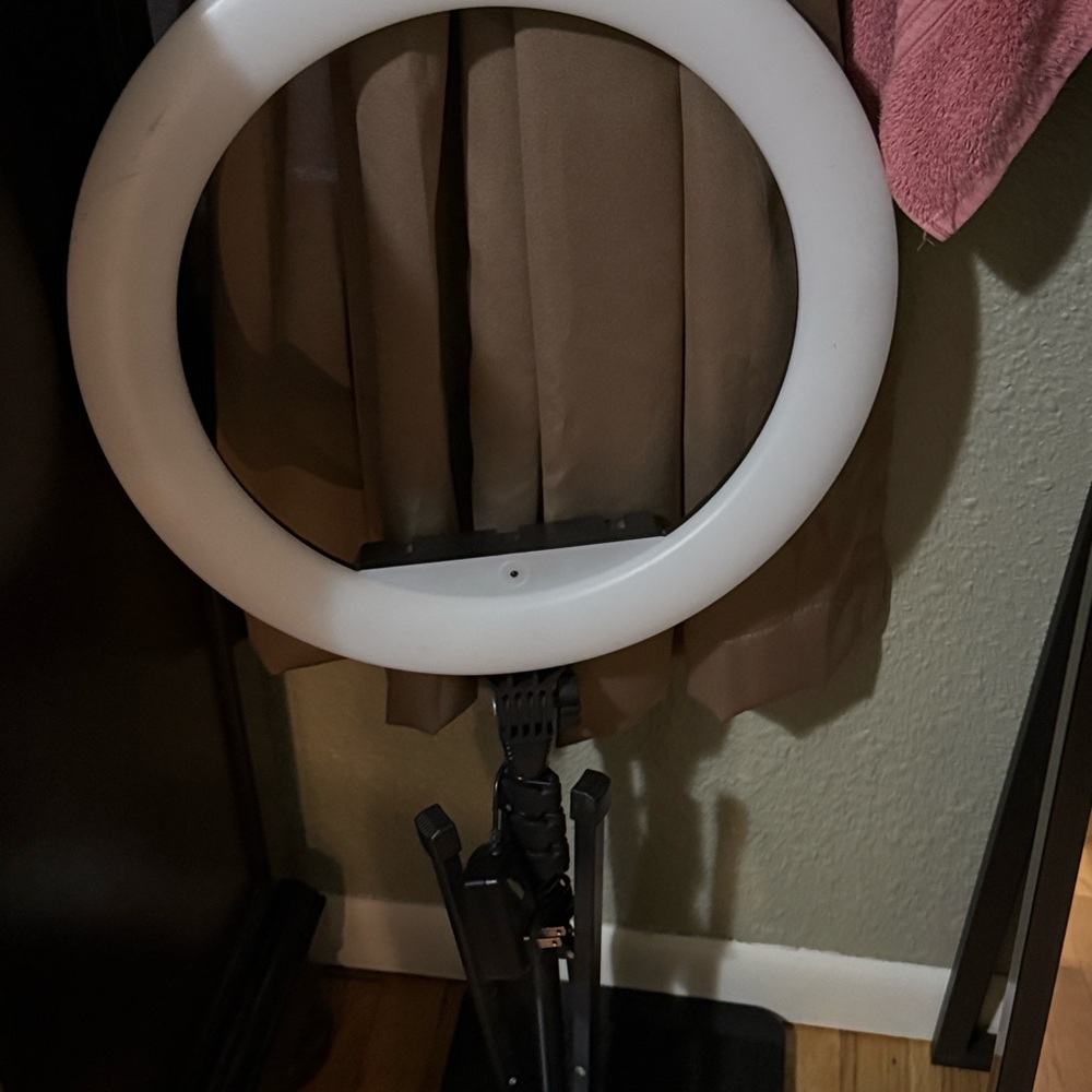 White Ring Light with Stand